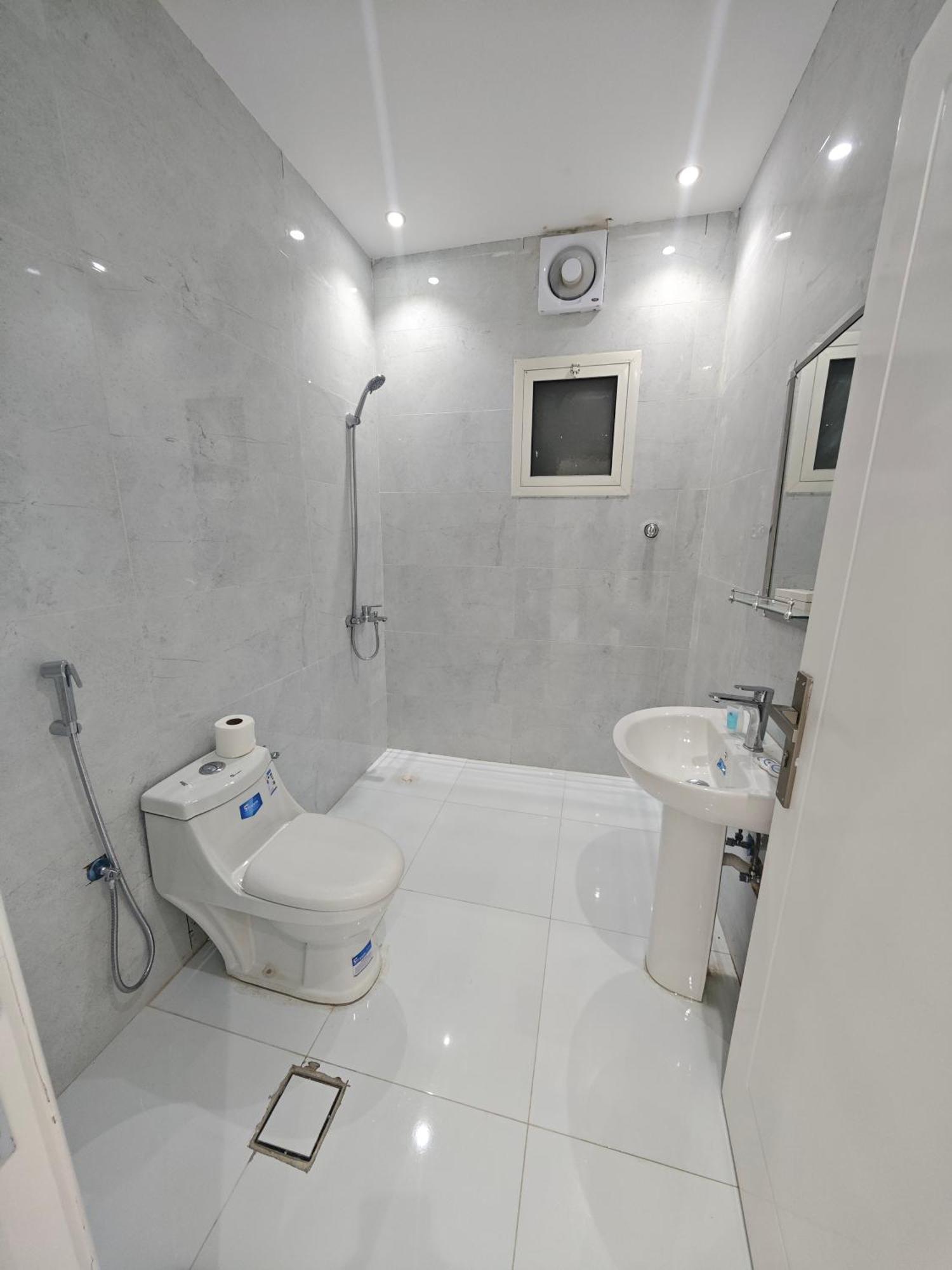 Yaqoot Al Madina Suites Al Awali エクステリア 写真