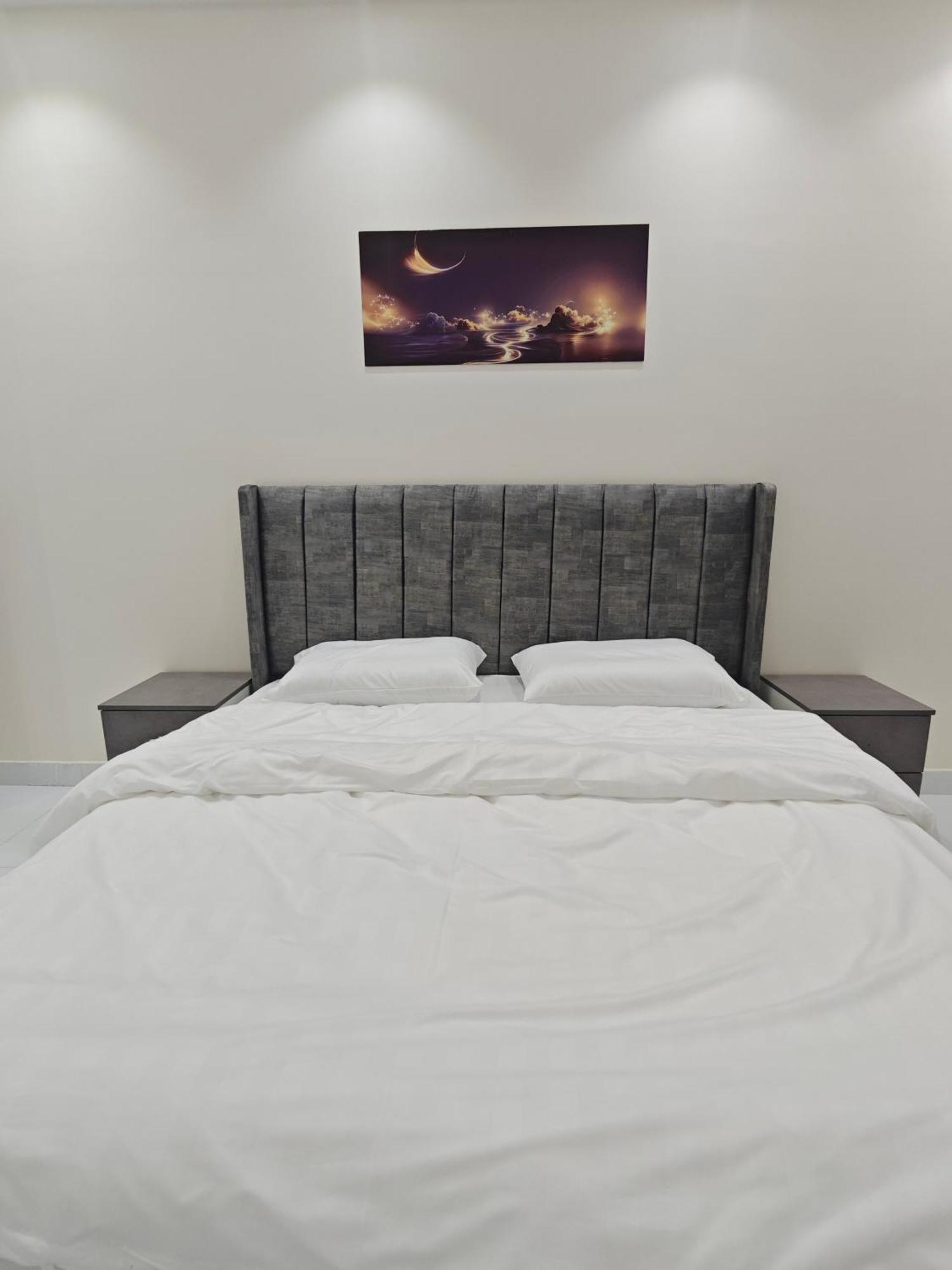 Yaqoot Al Madina Suites Al Awali エクステリア 写真