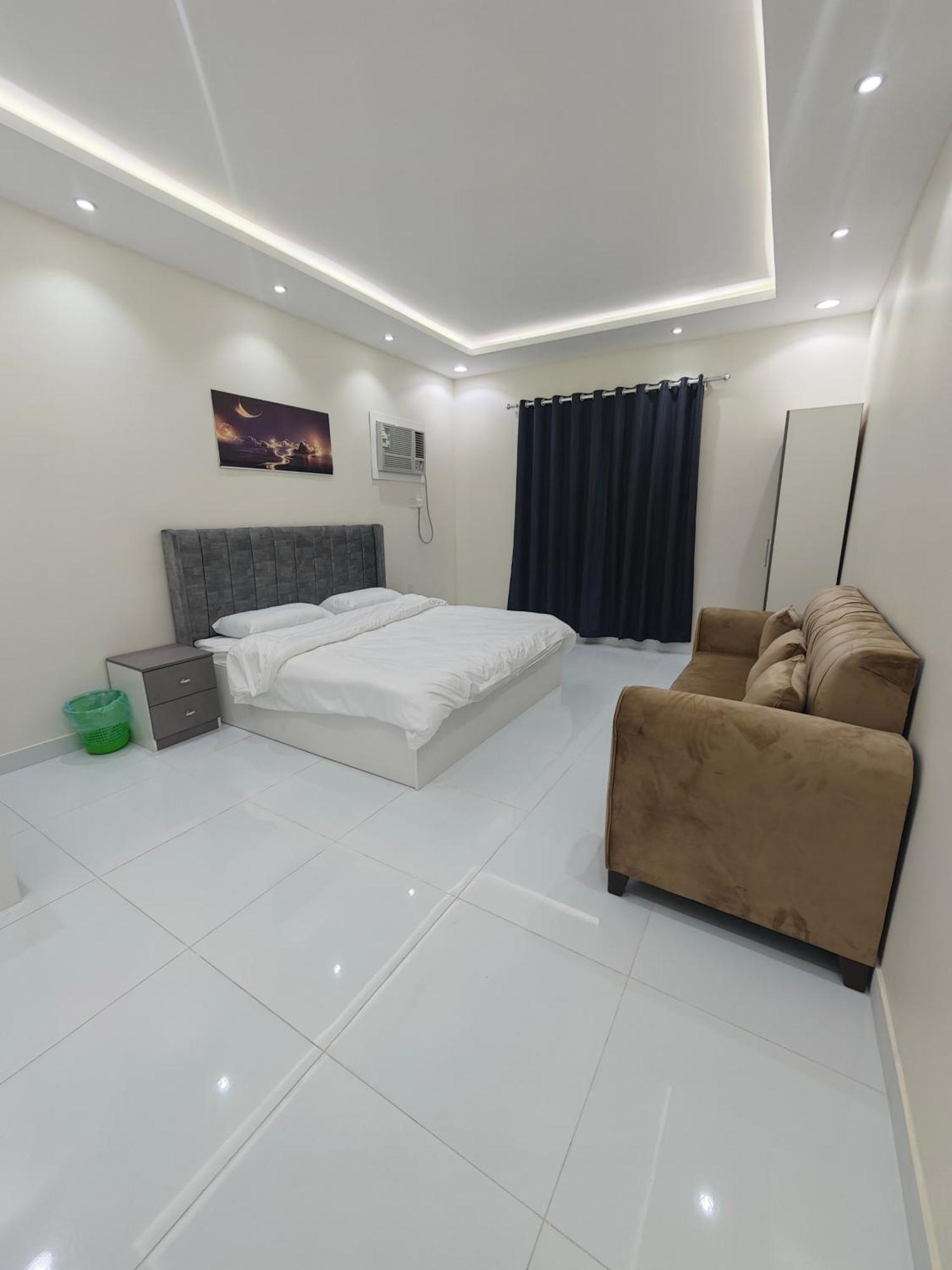 Yaqoot Al Madina Suites Al Awali エクステリア 写真