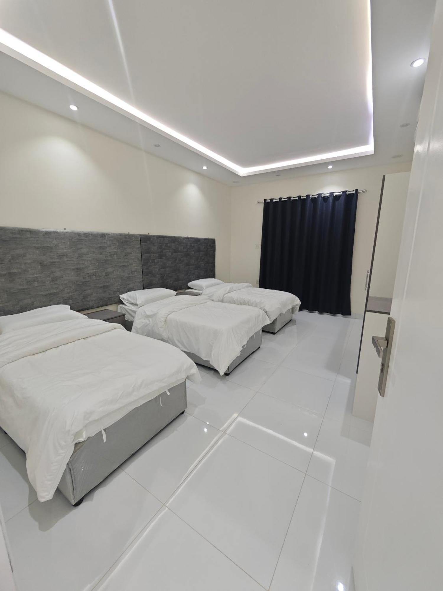 Yaqoot Al Madina Suites Al Awali エクステリア 写真