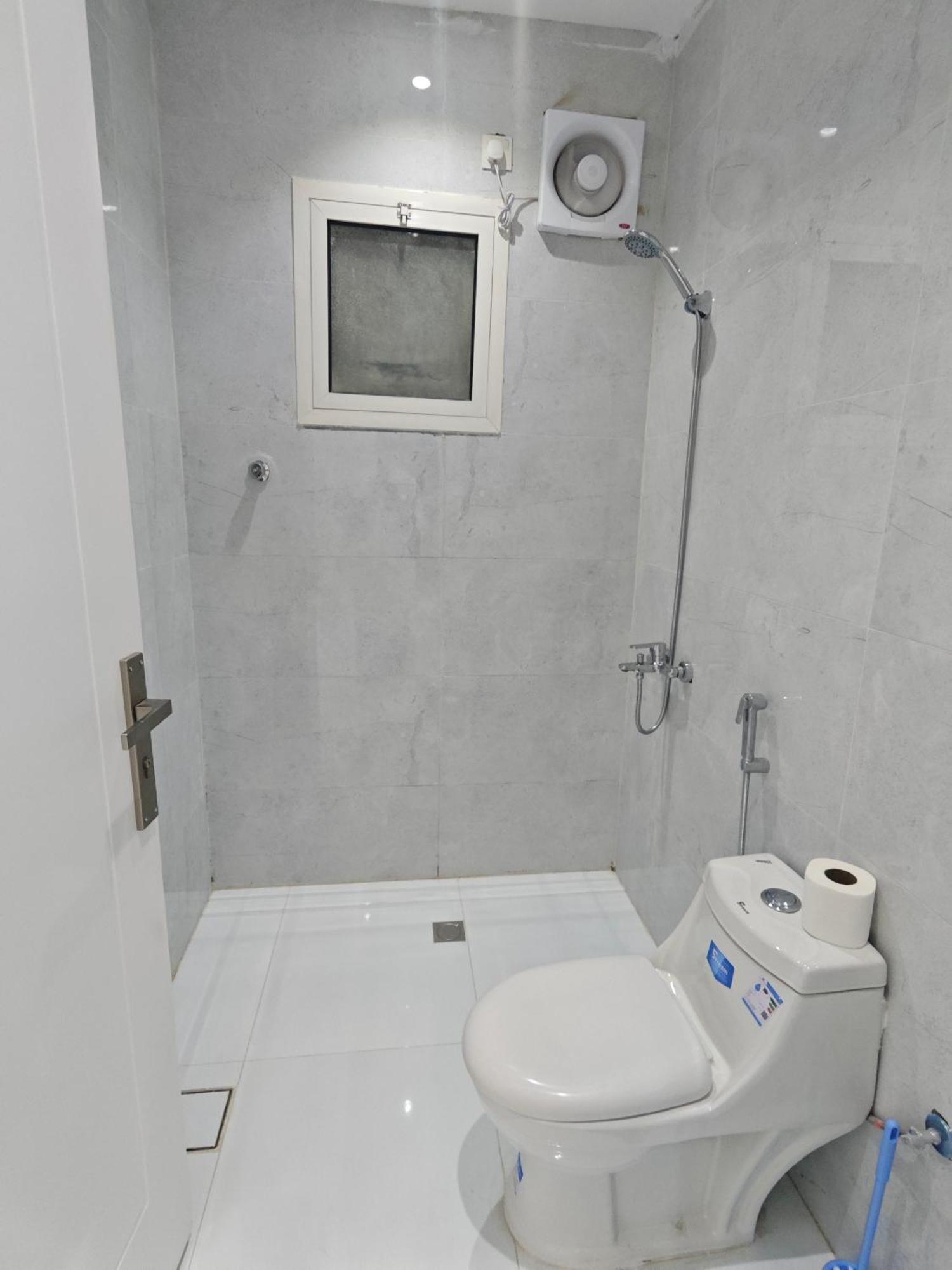Yaqoot Al Madina Suites Al Awali エクステリア 写真